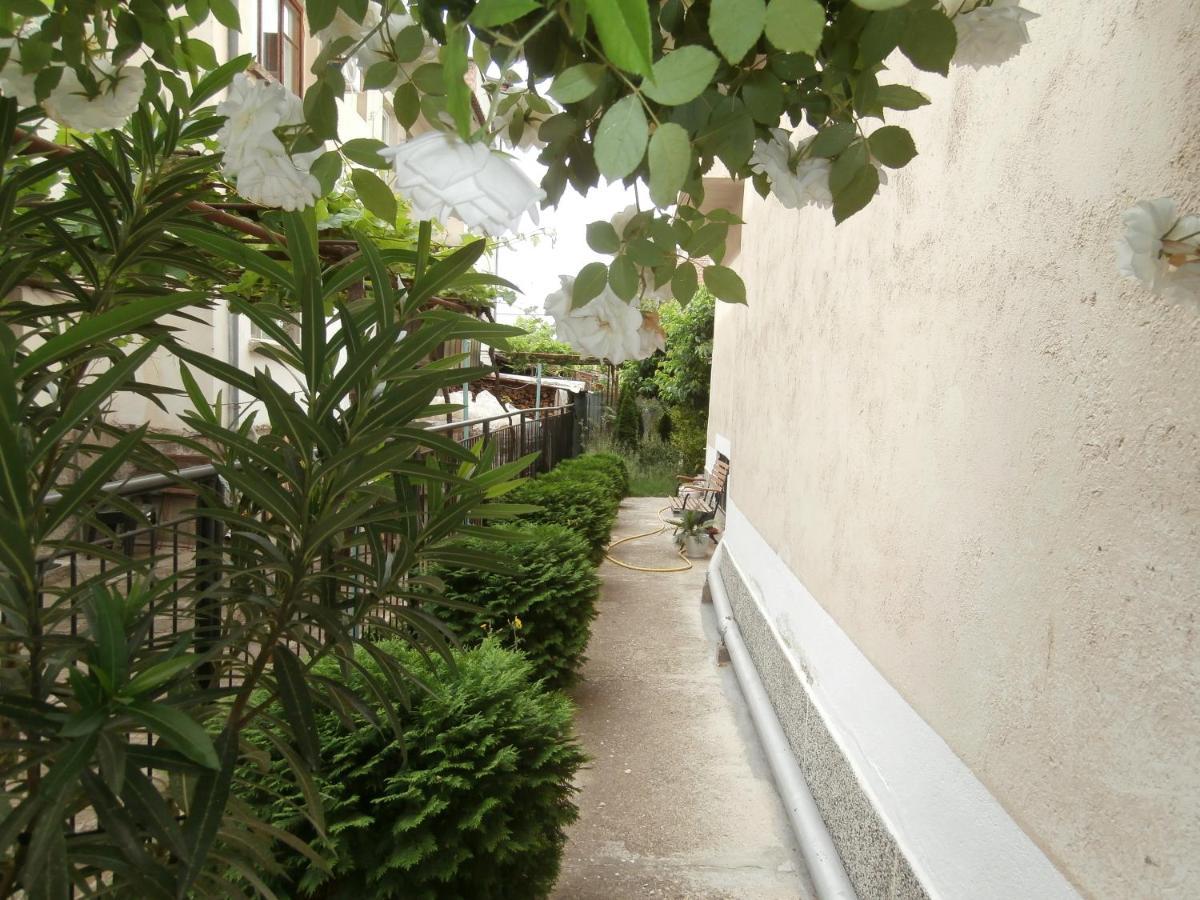 Apartments In House Silent Nature ซันดันสกี ภายนอก รูปภาพ